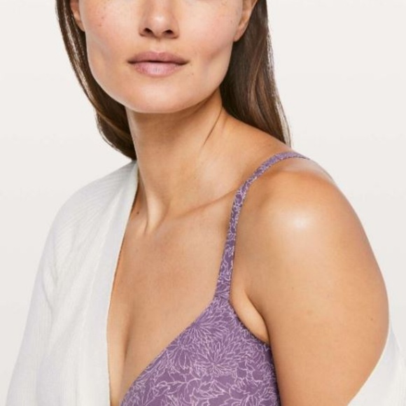 SOLD..NWT Lululemon Take Shape Bra, Sz 34B - Picture 3 of 8